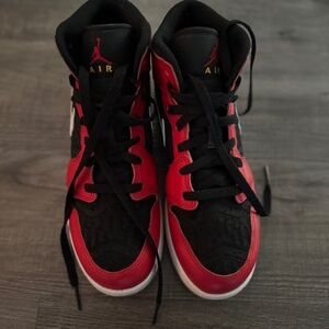 Jordan Retro 1 Black/White/Red